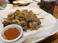 -头上红煨盐鸡·非遗院子餐厅