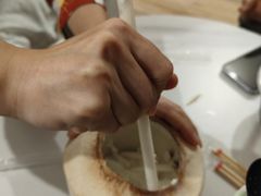 -志龙皇冠吃货椰子铺