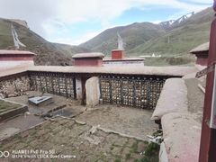 -比如骷髅墙景区