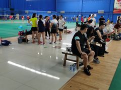 -中地华冠羽毛球俱乐部