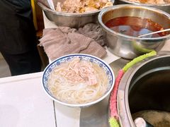 -巍山𤆵肉饵丝
