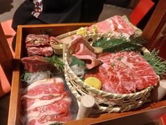 -山川小町·极番烧肉(新地假日广场店)