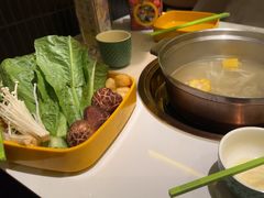 -润园四季椰子鸡火锅(卓越INTOWN店)
