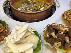 -菌海森林·非遗野生菌火锅(西山区滇池路摩根道店)