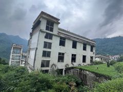 -四川汶川特大地震漩口中学遗址