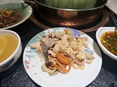 -得意咚瓜·顺德鱼生·冬瓜火锅(深圳首店)