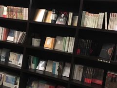 -钟书阁(松江泰晤士小镇店)