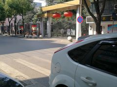 -覃肥叔桂林米粉(粮道街店)