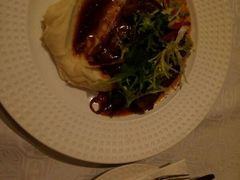 -香格里拉鱼跃地中海西餐厅·牛排披萨