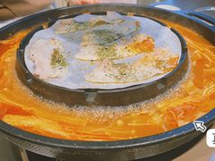 招牌红酸汤涮锅底-小肚皮饮食店