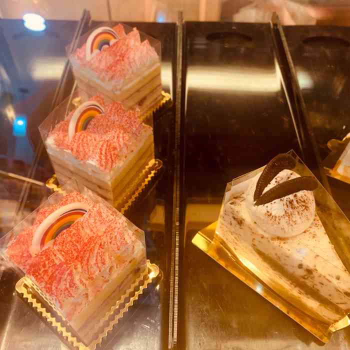 克莉丝汀christine(油车店)-"蛋糕不错,口味很好,相当漂亮.