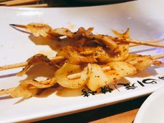 烤牛板筋-路边摊小炉子烧烤