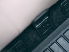-成都锦江保时捷中心