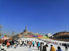 -采薇庄园四季滑雪场