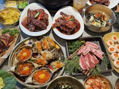 -草家酱蟹炭火烤肉店(珲春南路一店)