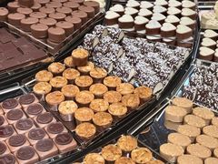 -Laderach 莱德拉(上海环贸iapm店)