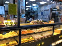 面包甜点陈列柜-鲍师傅糕点(江苏路店)