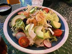 牛油果大虾沙拉-JUKEBOX玖部音乐餐厅(华侨城店)