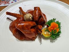玻璃脆皮乳鸽-云山茶餐厅(广东大厦店)