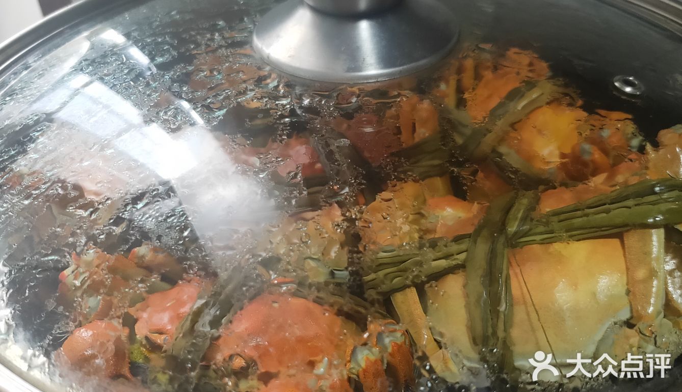 国庆期间除了吃还是吃大闸蟹吃起来给挑食的老二尝试了吃