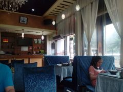 靠窗位-巴扎美食·新疆菜·西域歌舞表演餐厅(新疆大厦店)