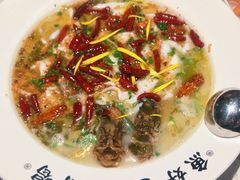 老坛酸菜鲈鱼-江渔儿酸菜鱼(东厦一百店)