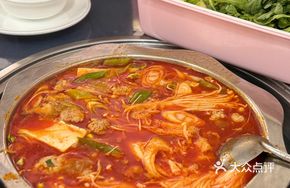 Red Sour Soup Meatball Hot Pot