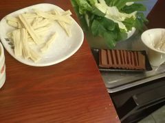 -新招鲜本地鸡窝(平凉路店)