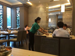 没几个人吃饭-建兴酒家(萨木亚店)