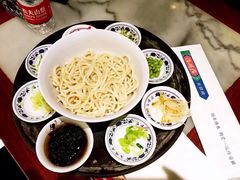 老北京炸酱面-海碗居(王府井店)