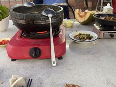 -墨脱石锅椰子鸡•香草鸭•东山羊(大东海店)