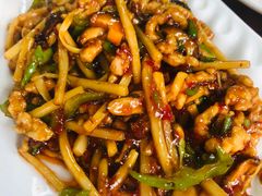 -鲁南仔·滕州炒鸡(经三路店)