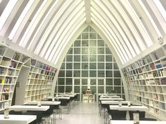 -钟书阁(松江泰晤士小镇店)