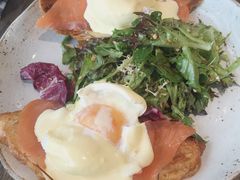 -ROAST coffee & eatery