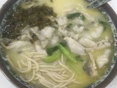 招牌黄鱼面-明呈黄鱼面馆(斜土路店)