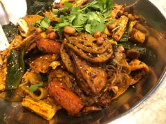 -愉肴麻辣香锅(中山路店)