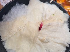-老牌坊云南鱼豆花火锅(哈西万达店)