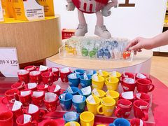 -m豆巧克力世界(上海世茂广场店)