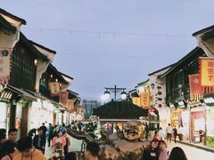 -吴山路夜市