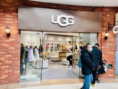 -UGG(燕莎奥特莱斯购物中心店)