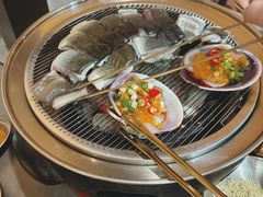 -围炉肉舍•炭烤活鳗•丹东海鲜烤肉(步行街店)