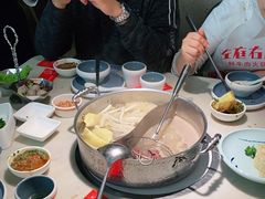 -左庭右院鲜牛肉火锅(浦江欢乐颂店)
