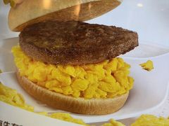 -麦当劳(上海虹桥站30B检票口楼上)