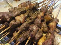 烤羊肉串-天津乾毓德饭庄·清真传统炒菜·海鲜烧烤(咸阳路店)