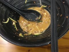 -丽虹云南过桥米线(兴工街店)