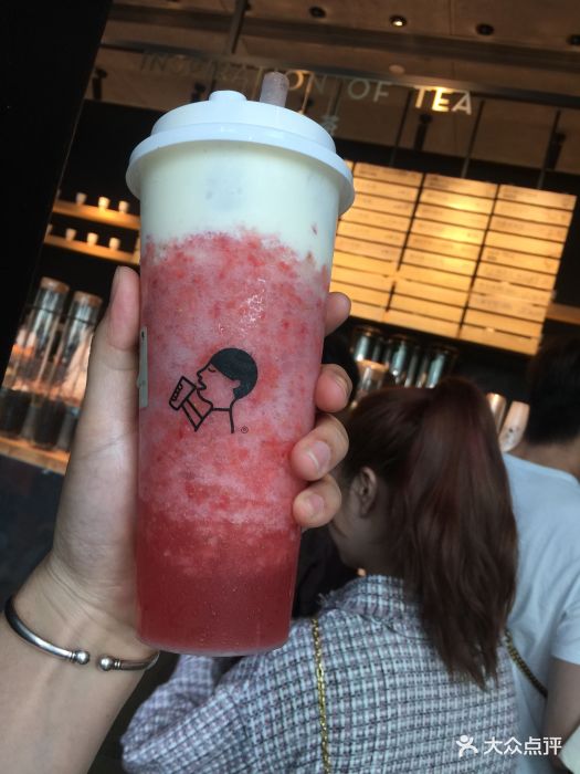 喜茶(万象城黑金店)芝芝莓莓图片 - 第1张