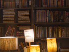-邊城書店