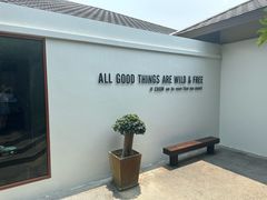 -Chom Cafe and Restaurant