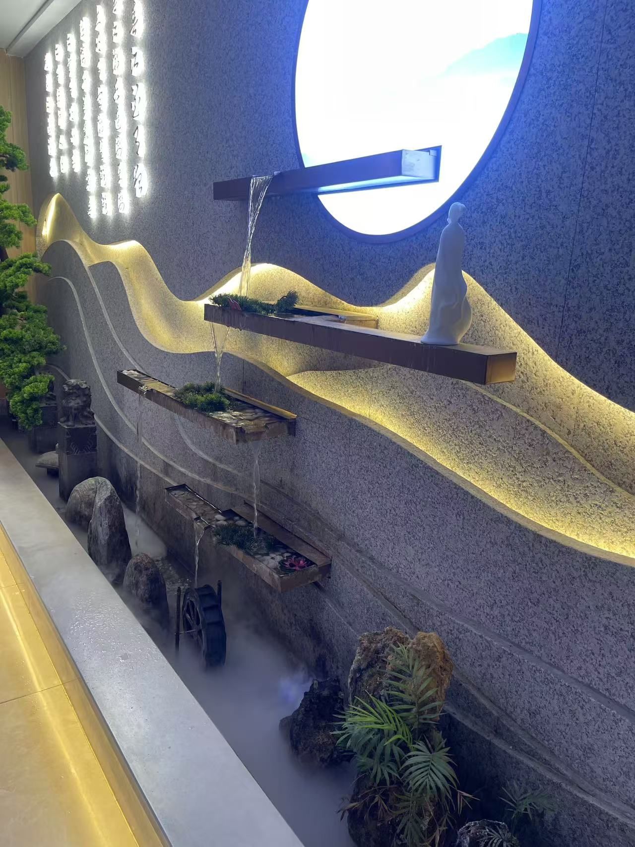 最近腰疼得厉害,偶然走进渝富桥洗脚,真的