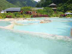 -十万大山布透温泉